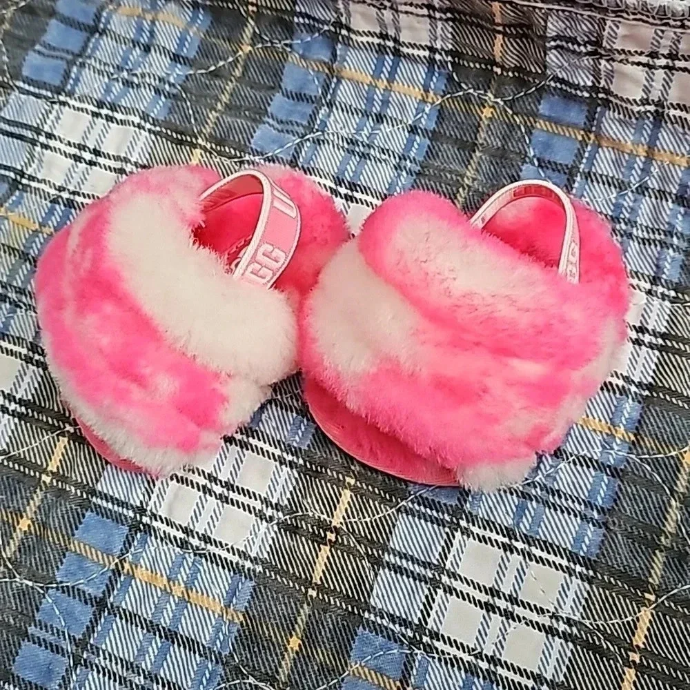 Ugg Pink Baby Slippers sz 0/1